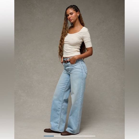 NWT AE Strigid Curvy Super High-Waisted Baggy Straight Jean Light Wash 0 Short - Picture 1 of 11